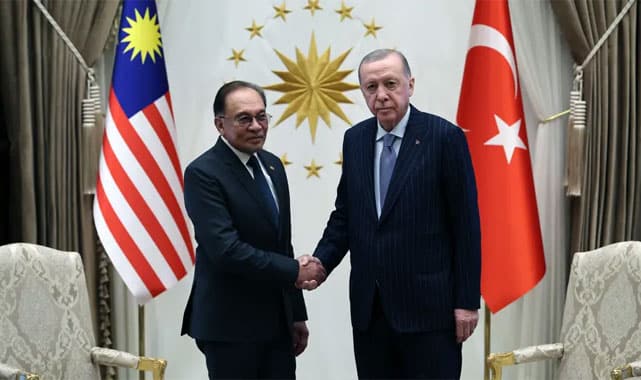 Malezya Başbakanından Erdoğan’a Övgü