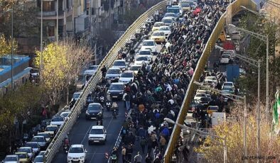 Tahran’dan Protestolara Karşı Maddi Destek