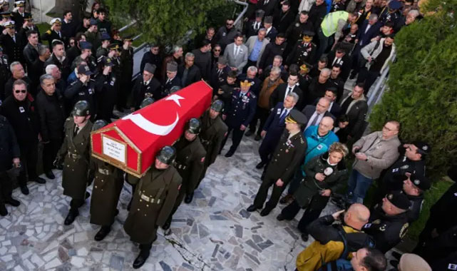 Kahraman Pilot Facianın Önüne Geçti