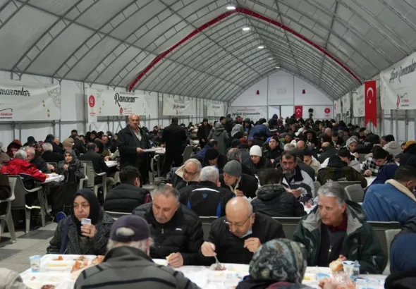 450 bin kişi iftar sofrasında buluştu