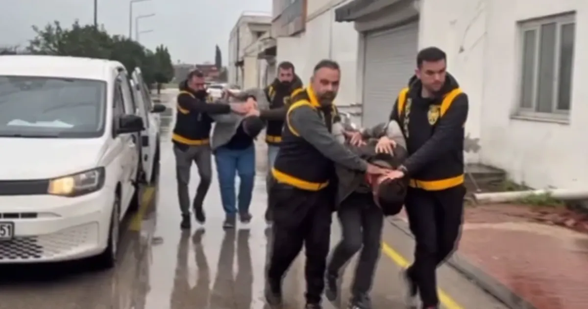 Adana’da hayvana şiddet görüntülerine 2 gözaltı!