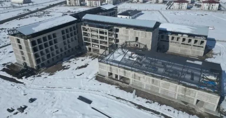 Ağrı’da Kadın Doğum ve Çocuk Hastanesi'nde sona doğru