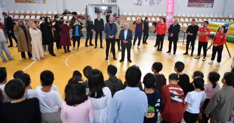 Başkan Memduh Büyükkılıç yürekleri ısıttı