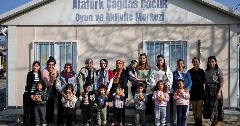 Bornovalı miniklere Çim Adam Atölyesi