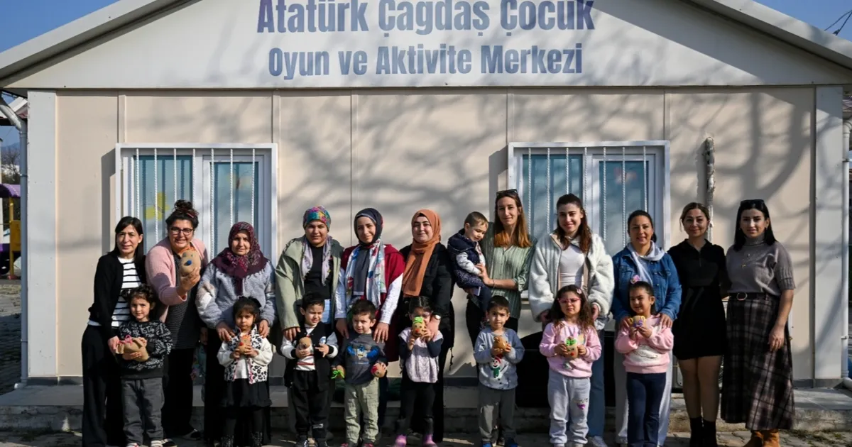 Bornovalı miniklere Çim Adam Atölyesi