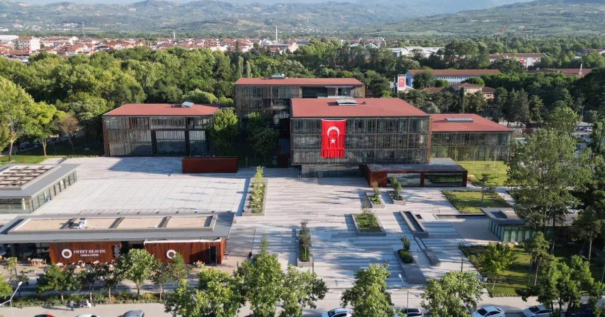 Bursa İnegöl Belediyesi bayrama hazır