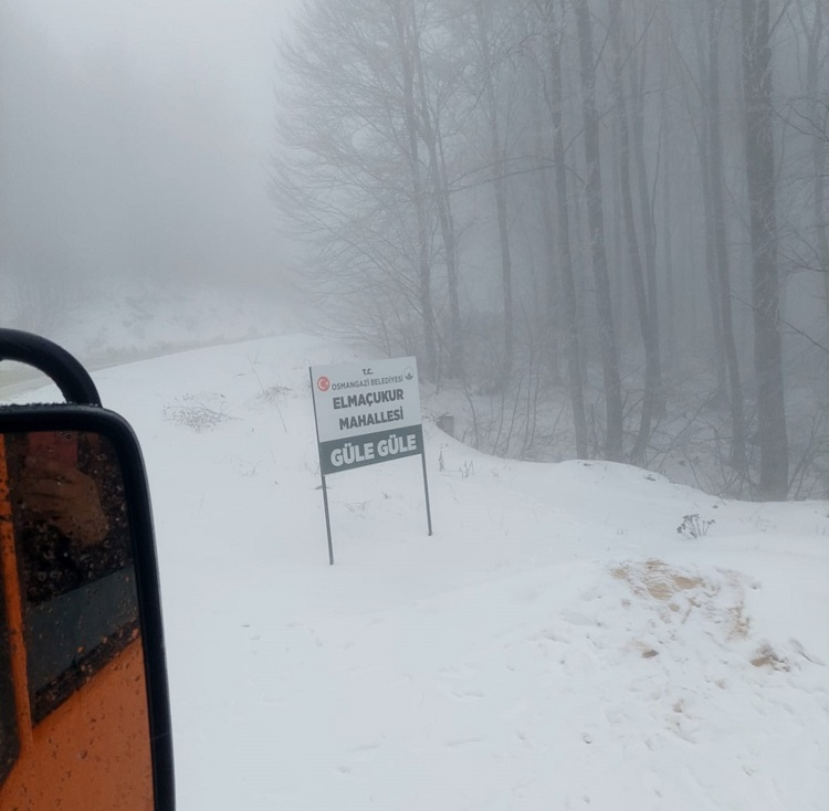 Bursa Osmangazi'de bayramda karla mücadele