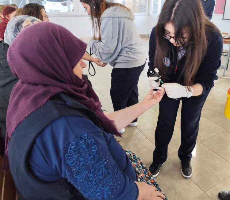 Edirne'de geleceğin ustaları gönüllere dokunuyor