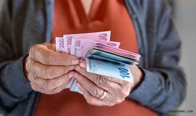 Emeklilere Bayram Müjdesi: "Ödemeler Başladı"