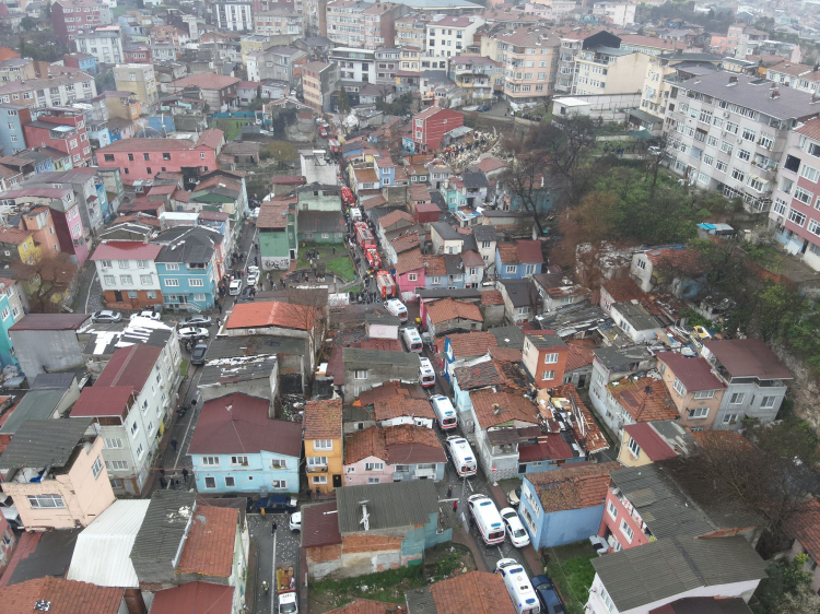 Fatih’te son durum: 1 Ölü, 10 yaralı!