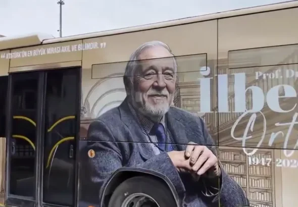 İETT'den İlber Ortaylı'ya 'saygı otobüsü'