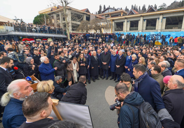 İlber Hoca son yolculuğuna uğurlandı