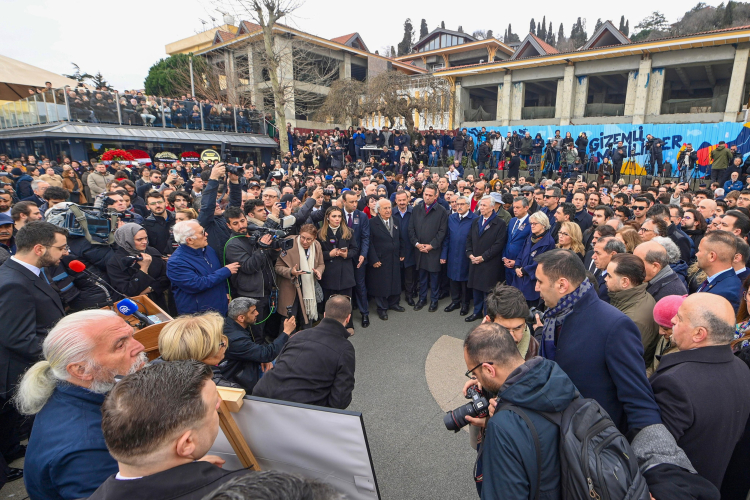 İlber Hoca son yolculuğuna uğurlandı