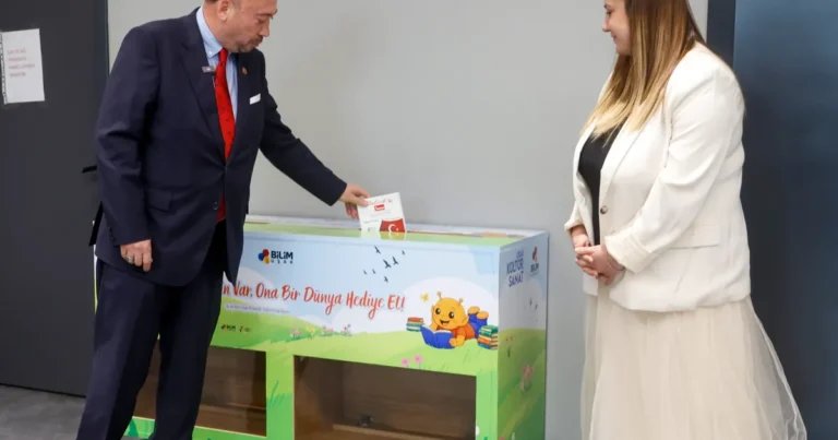 Kitap Kumbarası köy okullarında