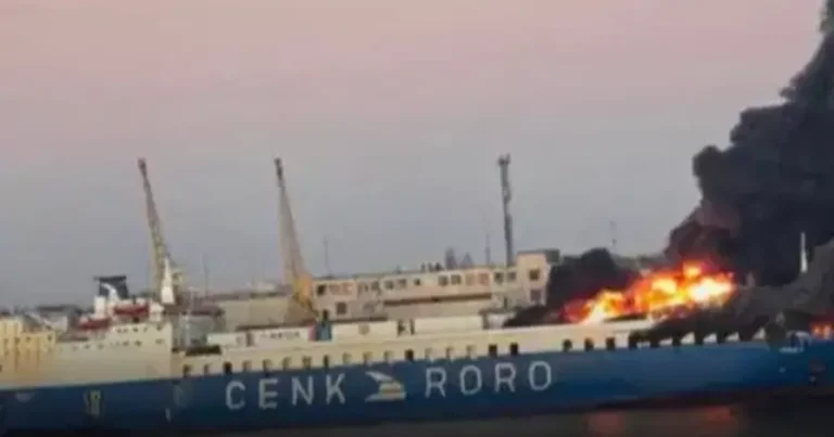 Rusya, Yunan gemisini vurdu