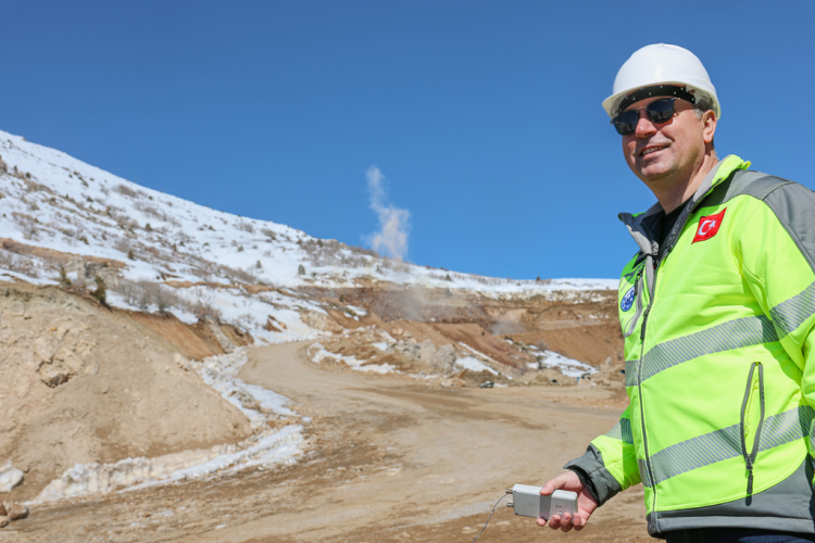 Sivas’ta Tecer Taş Kırma Tesisi yeni sezona başladı